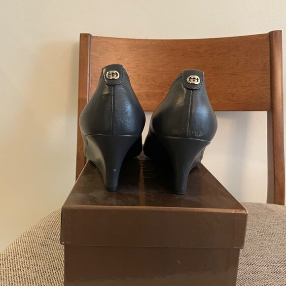Gucci dark gray leather wedges - 2.5" heel - size 40 - lightly worn - Picture 4 of 9